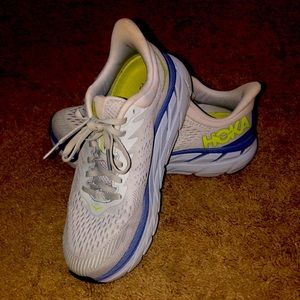 Hoka One Clifton size 7